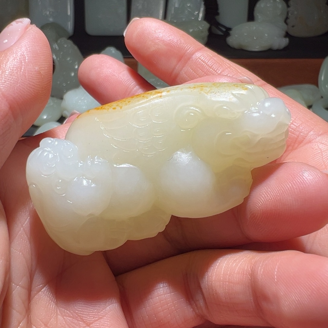 胡***和田玉未镶嵌颈饰