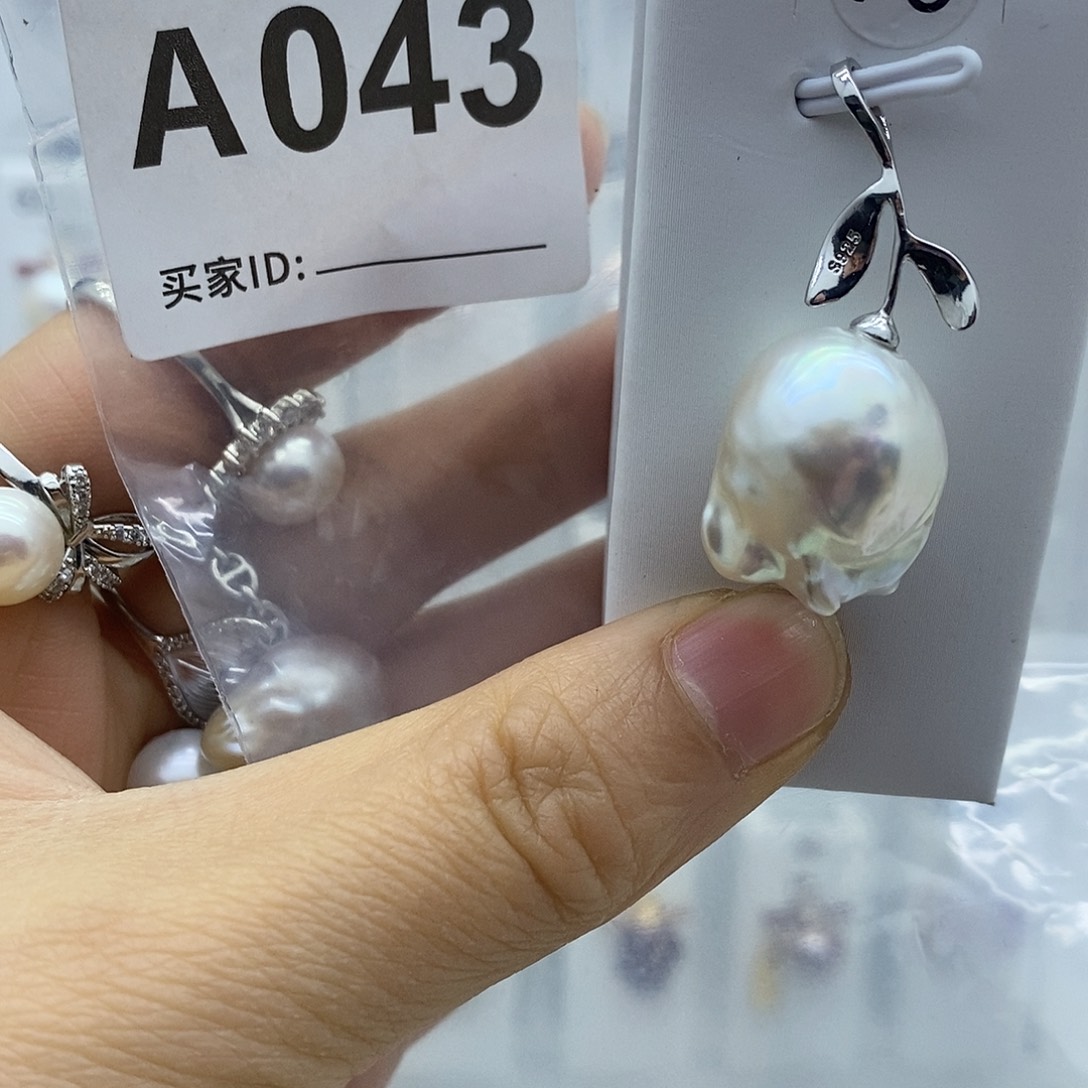 淡水珍珠钛钢颈饰