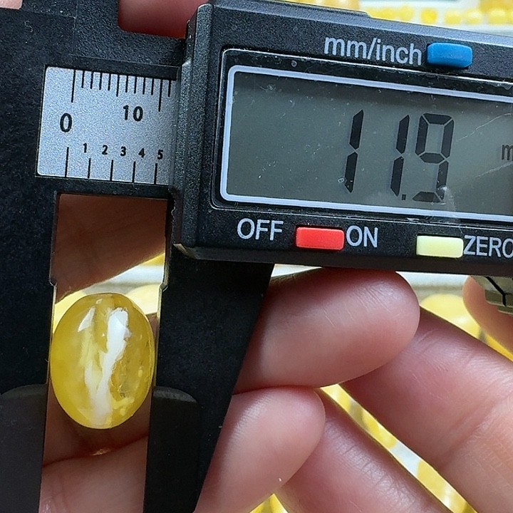 蜜蜡未镶嵌裸石22杂