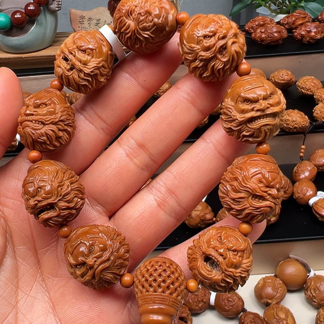 橄榄核吊坠钟馗手串