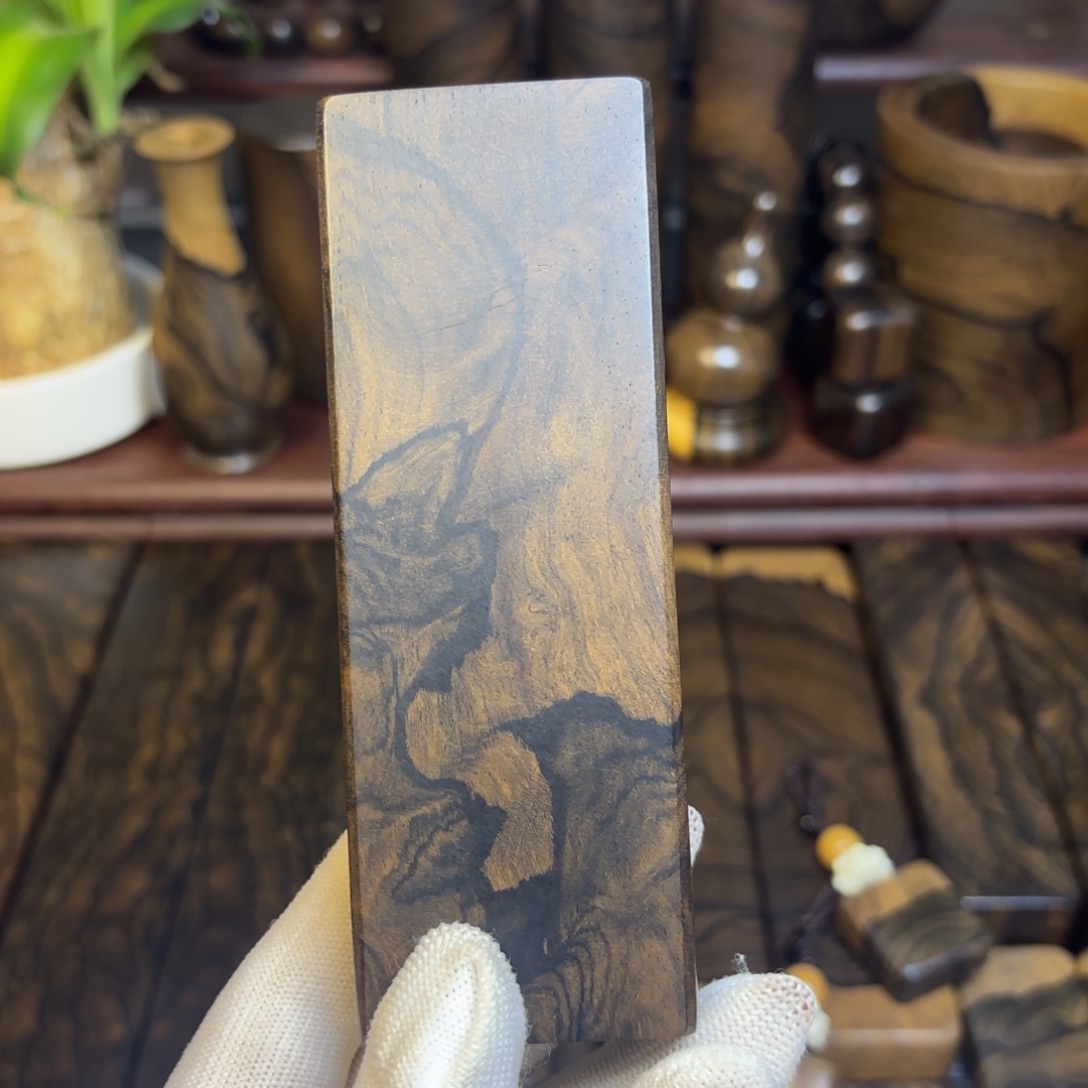 ە***水破布木（黑柿木）木料一个