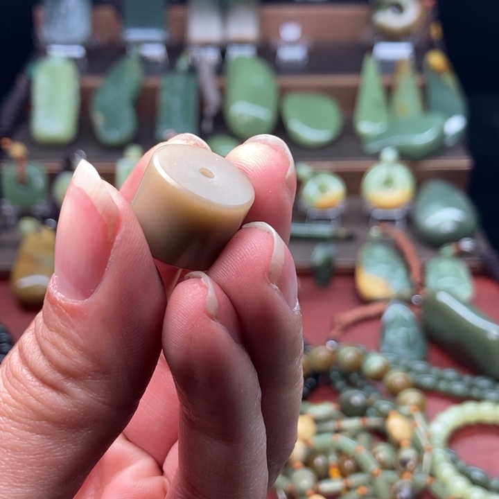 岫岩老玉（透闪石质玉）未镶嵌手链