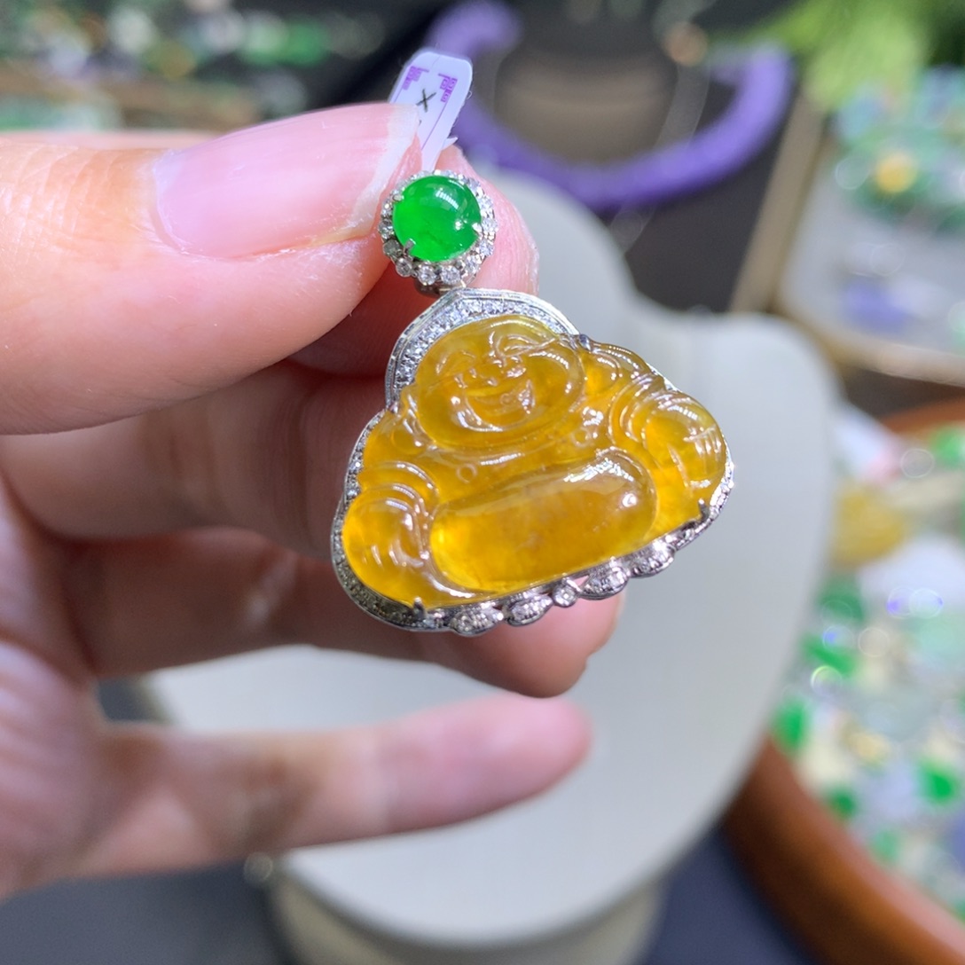 颈饰18K金镶嵌翡翠