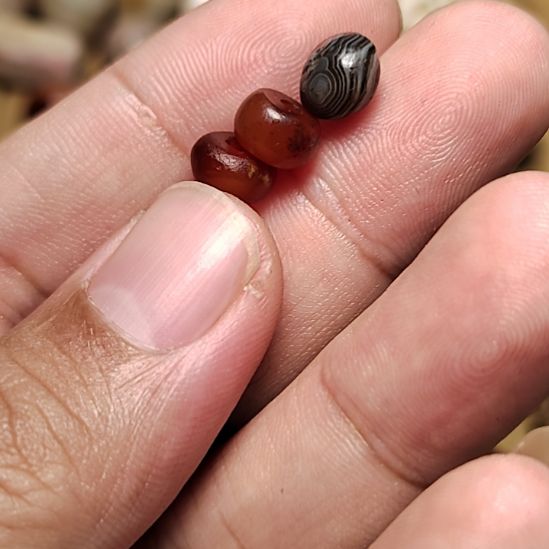 玛瑙/玉髓未镶嵌吊坠(不含链)千年玛瑙，三单一起，一共三颗珠子