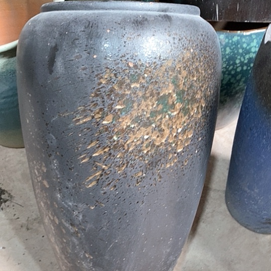 紫砂花盆口21高度41瑕疵黑