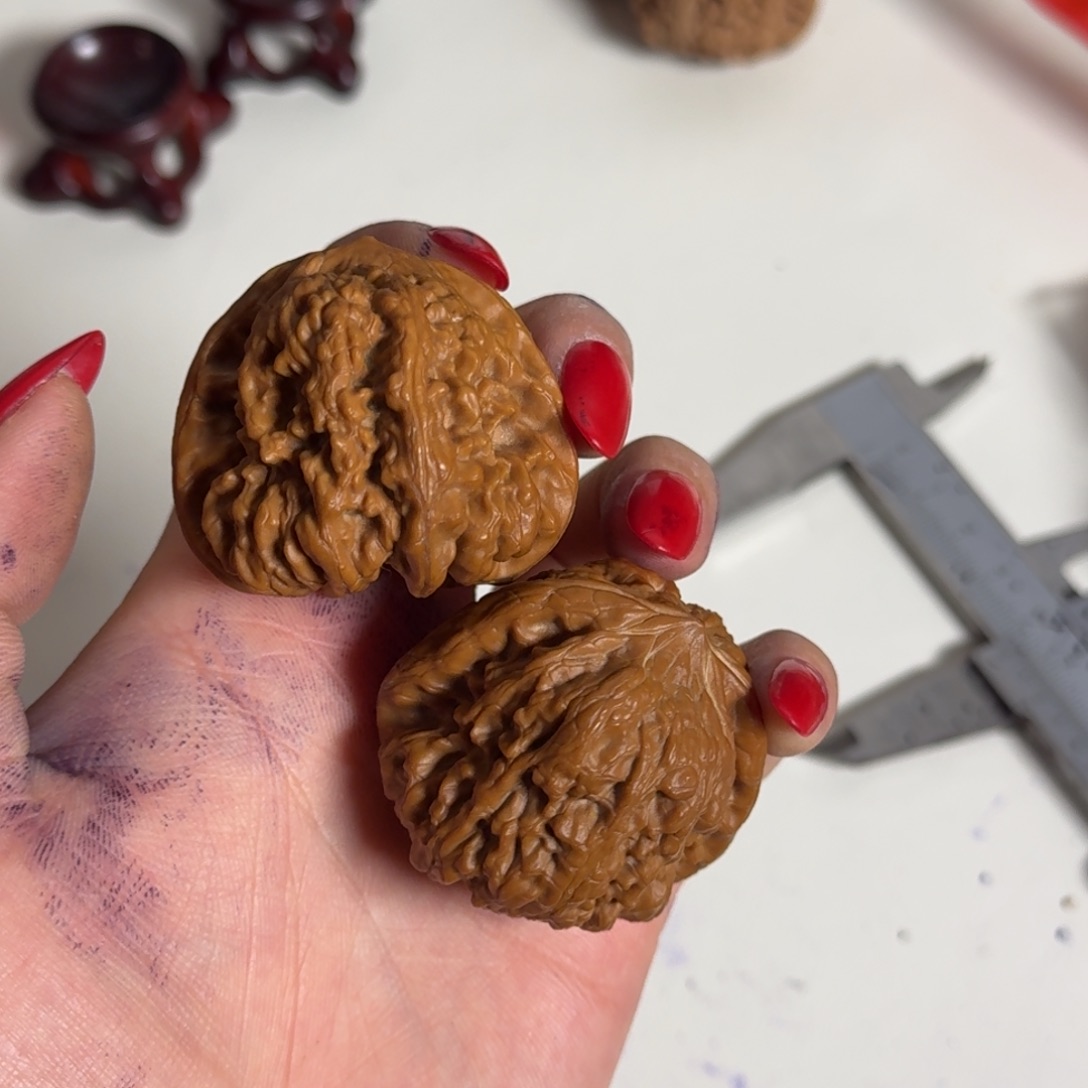 K***F吊坠文玩核桃平谷凹底已打底43.544