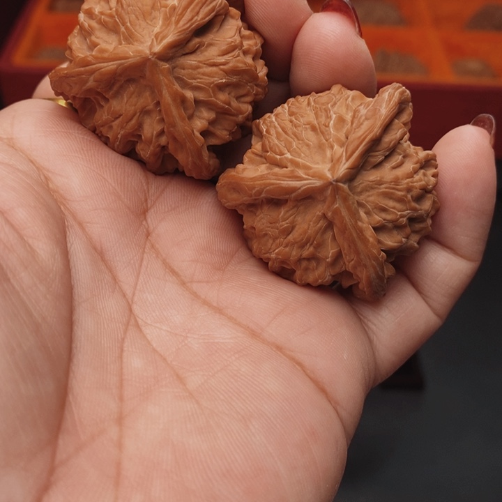 把件桃核盘山三棱39