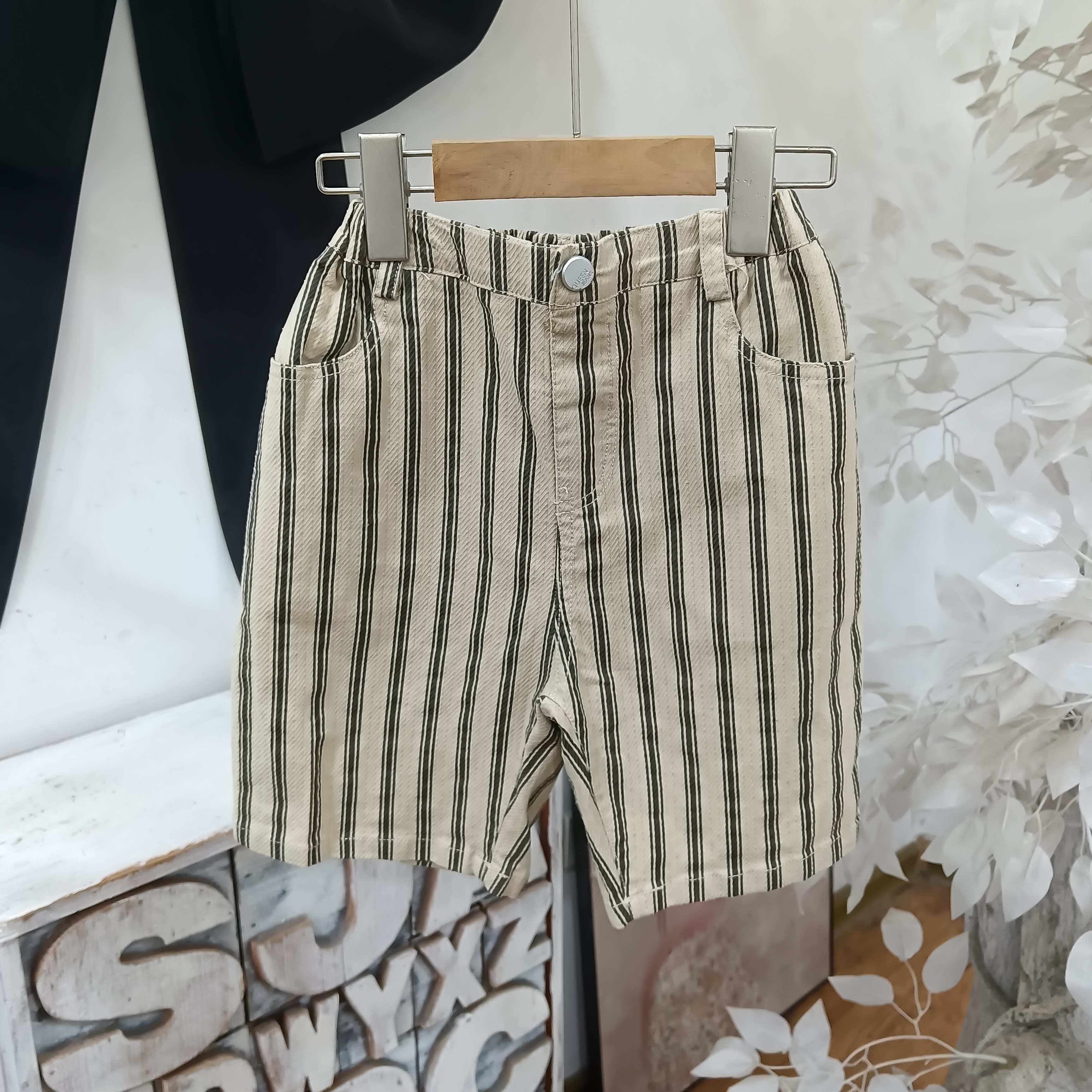 F137杏色条纹中裤/豆里