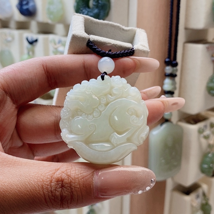 和田玉未镶嵌颈饰