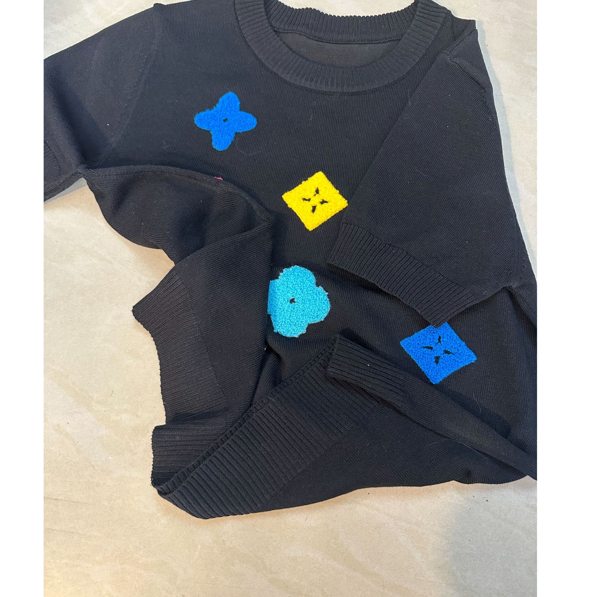 【坤姐专属】2025年新款小薇毛巾刺绣时尚针织上衣