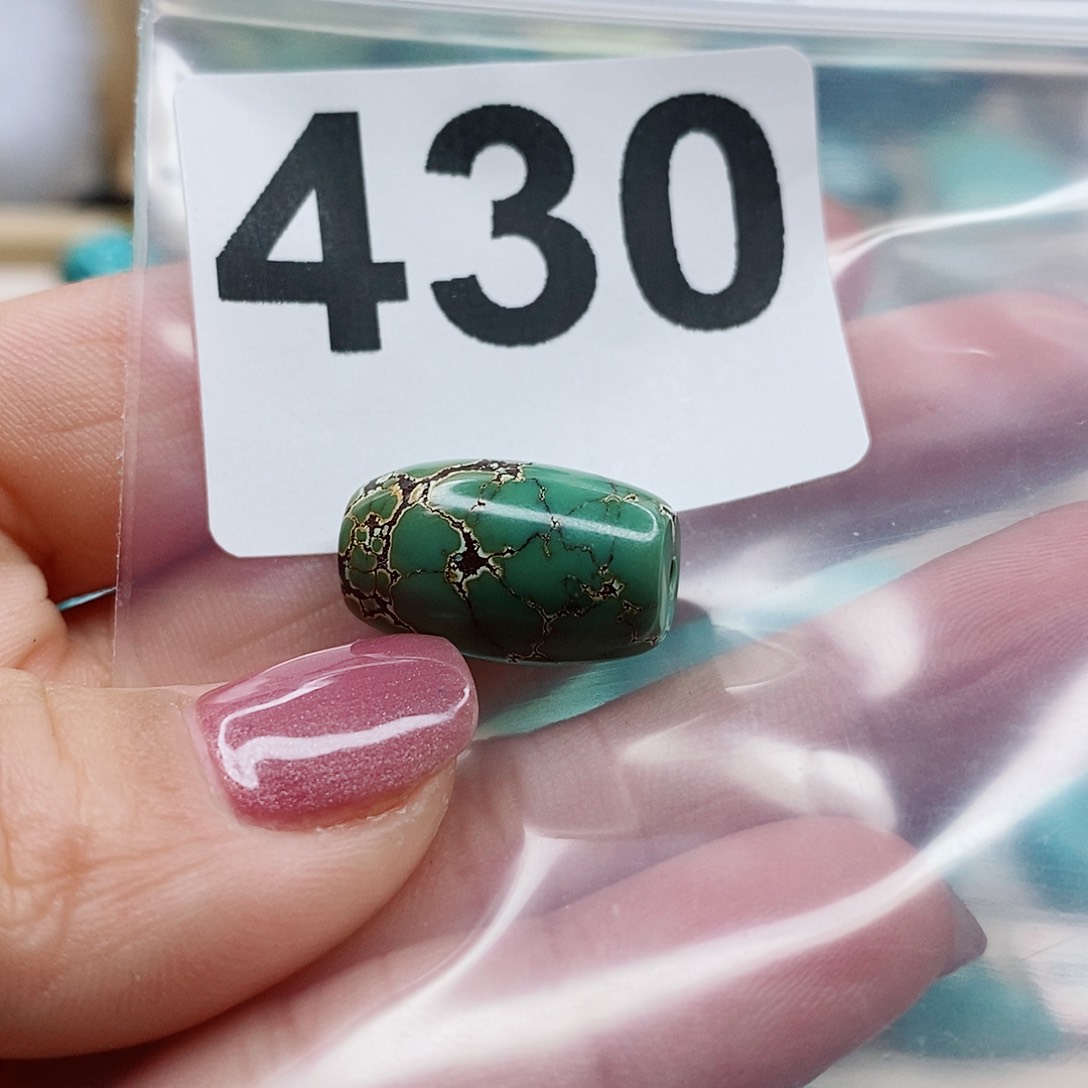 绿松石颈饰未镶嵌