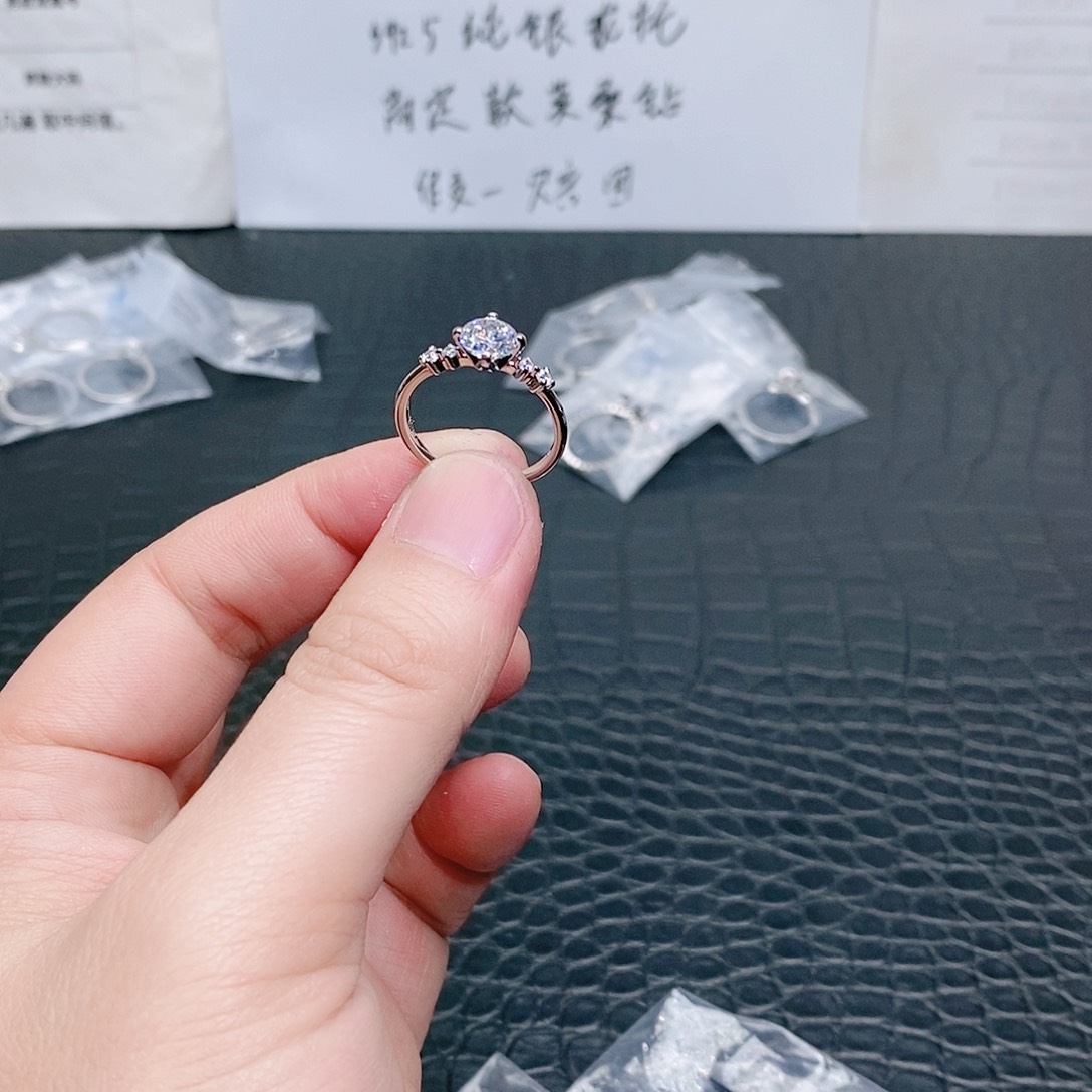 合成碳硅石925银星空1克拉17码