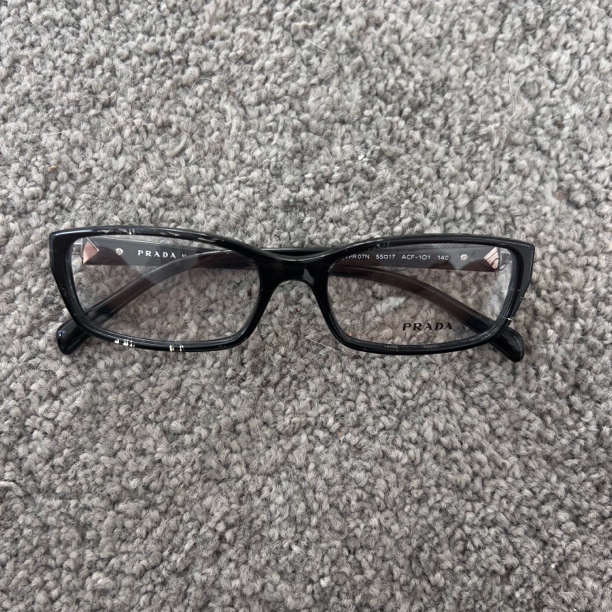 未使用 Prada/普拉达 普拉达全新带眼镜布   42510