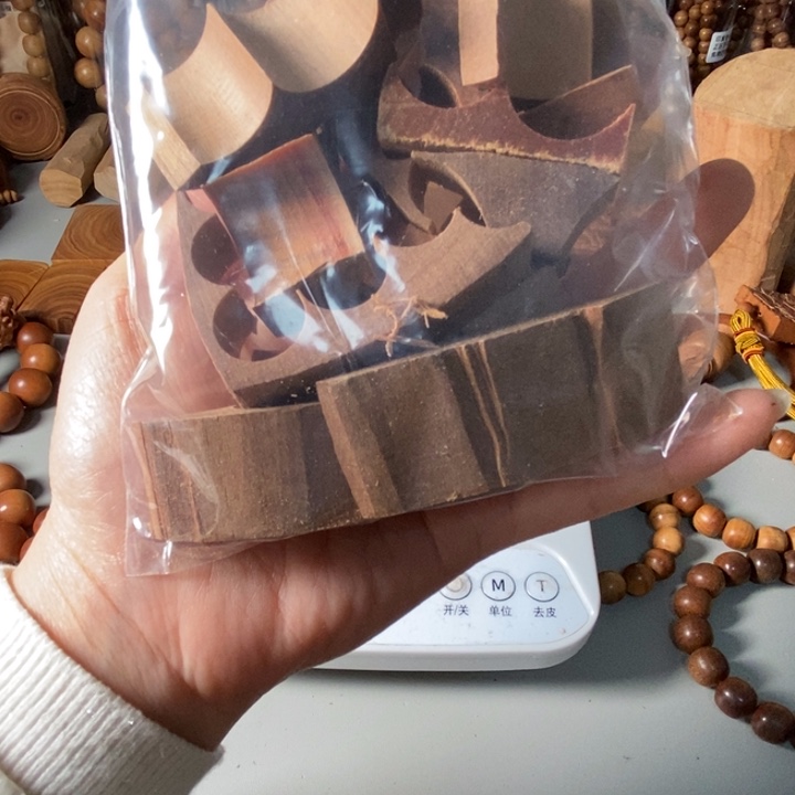 檀香木爱****响老山檀香100克，焦糖奶香甜