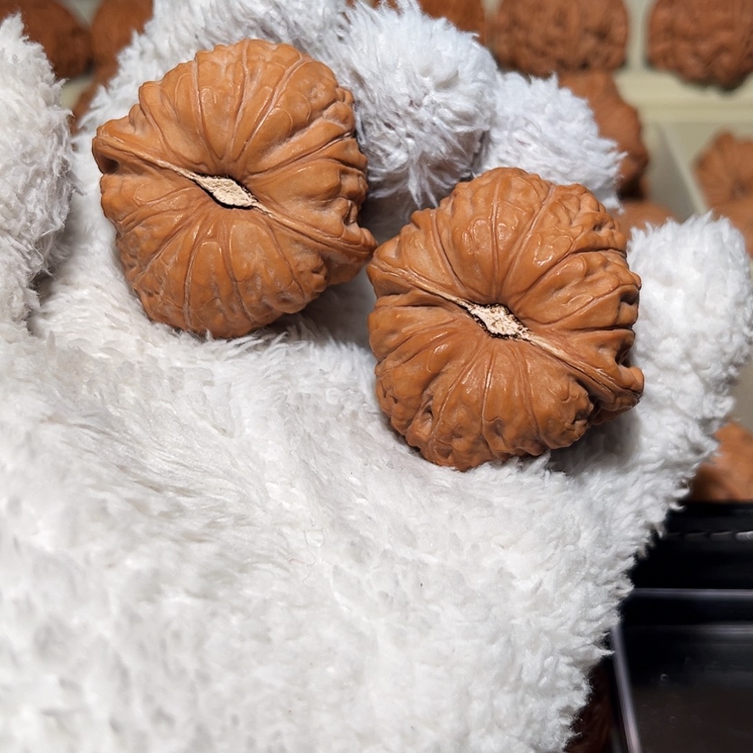 杨***杨文玩核桃吊坠南瓜   杨杨杨