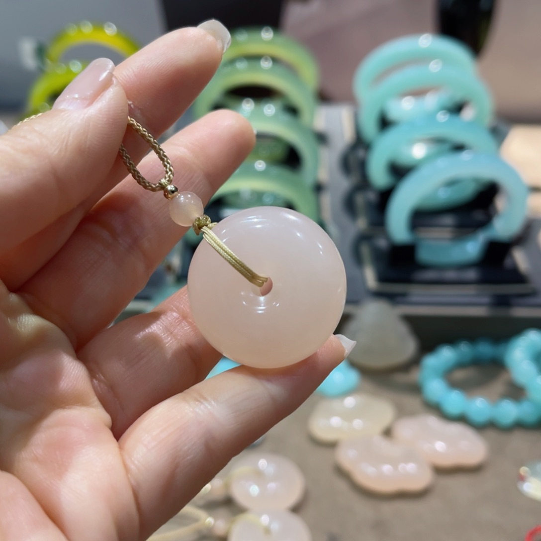 蛇纹石玉手镯未镶嵌手镯