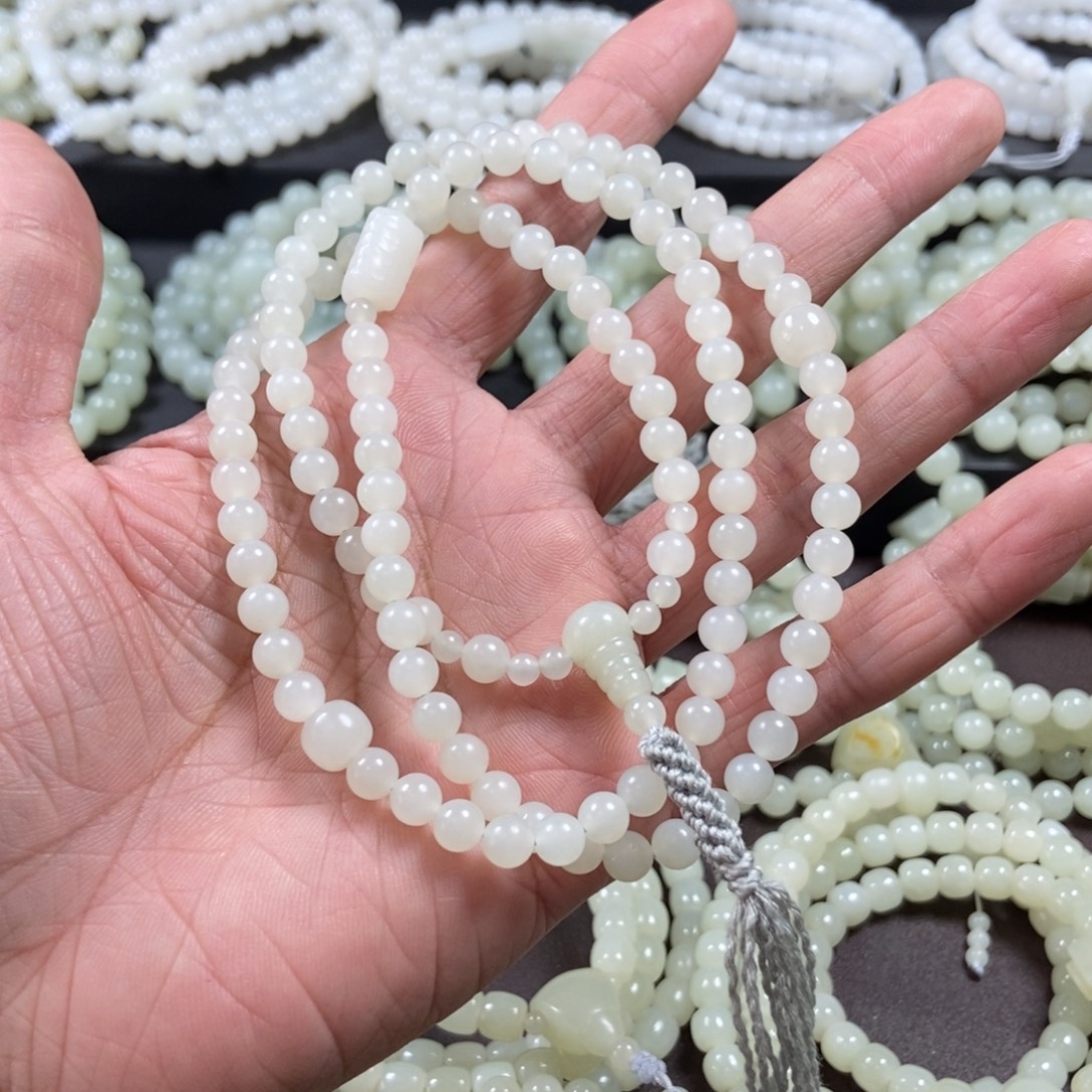 鸿***晓和田玉未镶嵌挂件