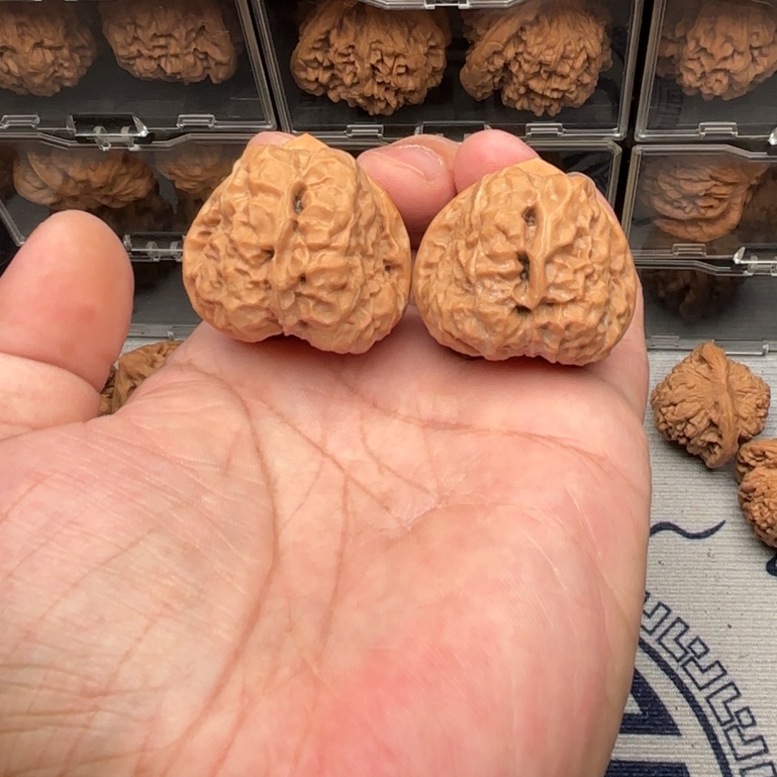 文玩核桃把件蛤蟆头