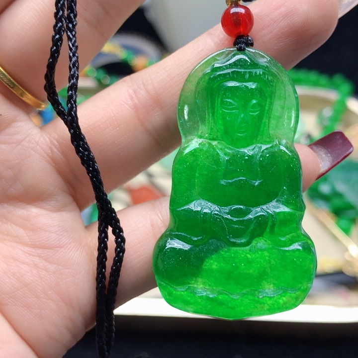 翡翠颈饰未镶嵌吊坠