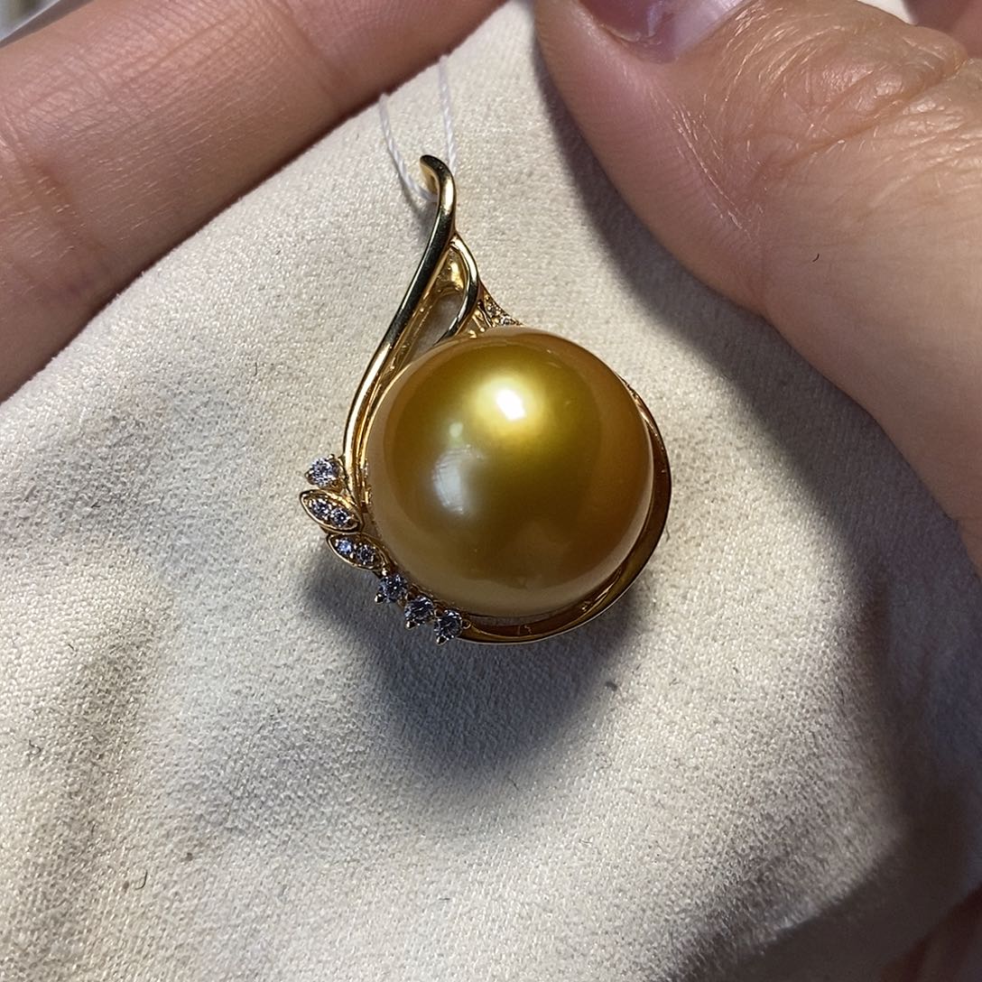 海水珍珠吊坠(不含链)18K金镶嵌Q**n