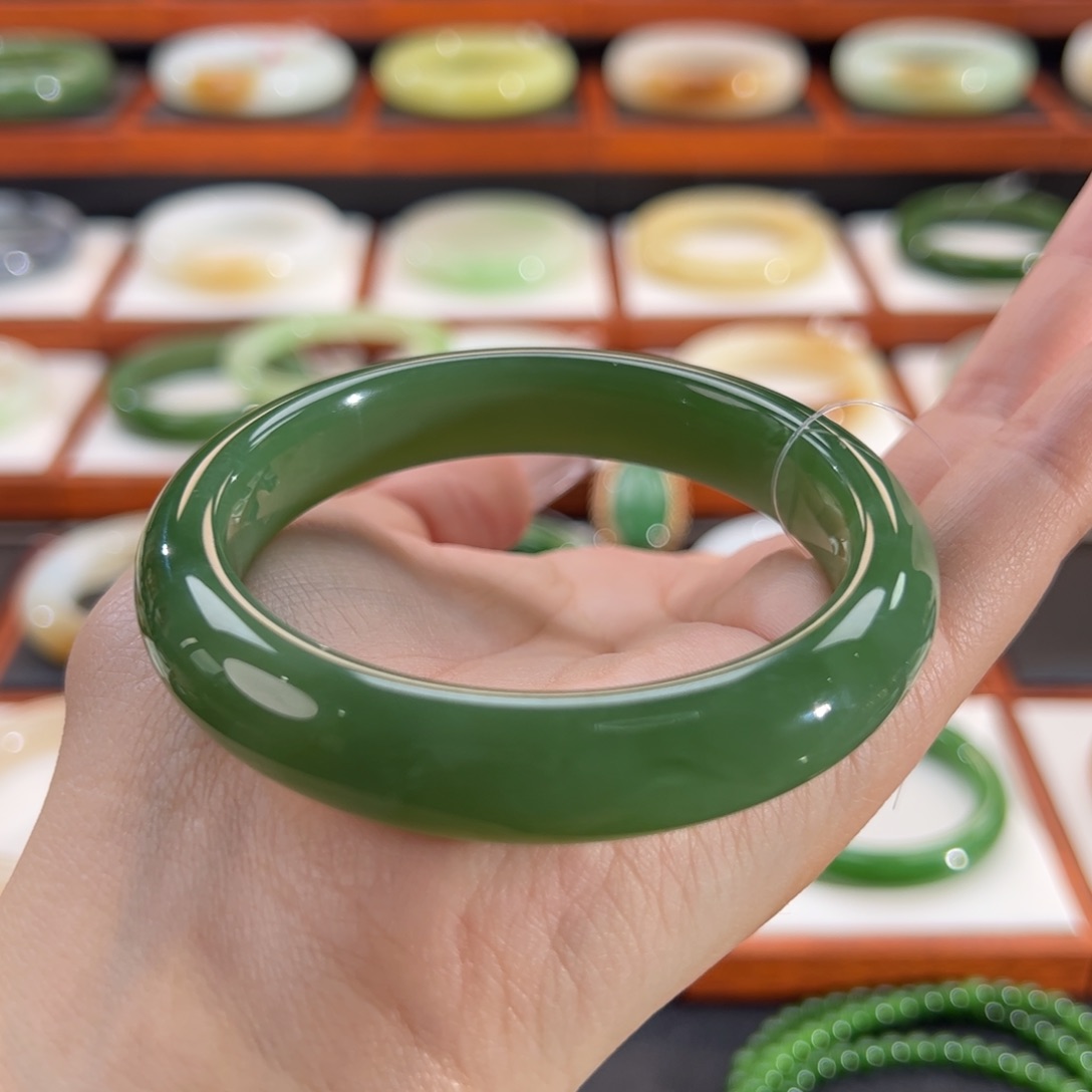 和田玉（碧玉）手镯未镶嵌