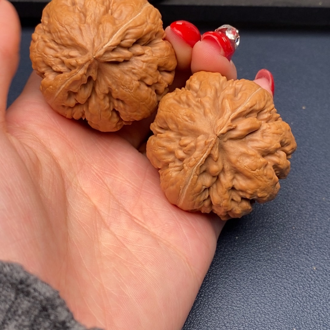 廣***吊坠文玩核桃霸王龙