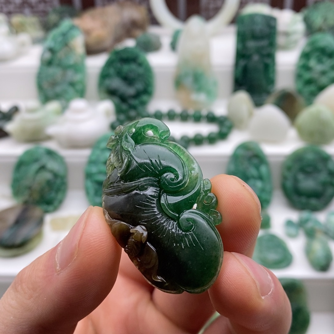 独山玉颈饰未镶嵌