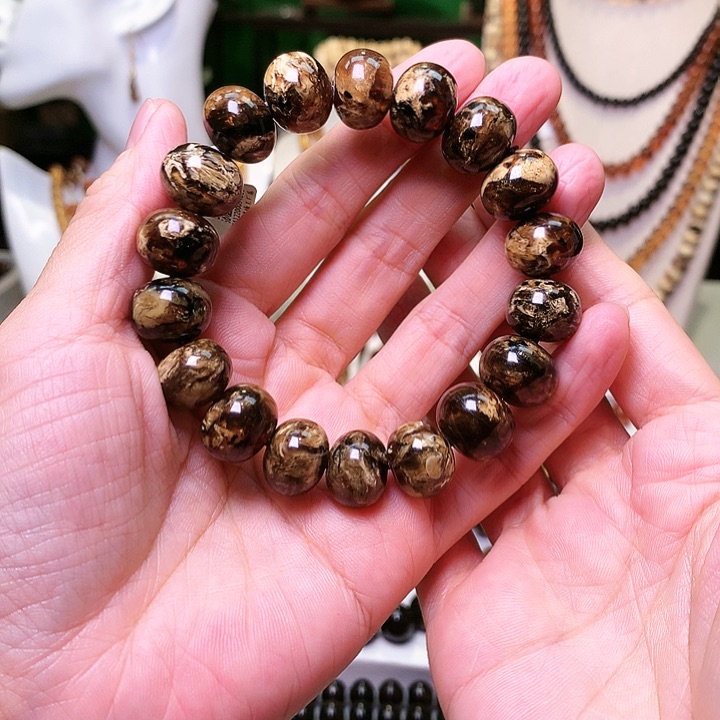 琥珀裸石未镶嵌风*抚顺琥珀