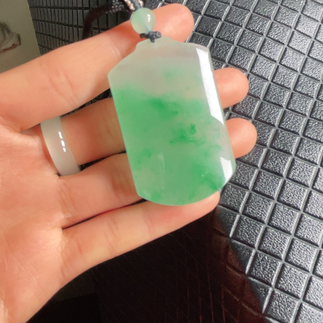 石英质玉挂件未镶嵌伊*诚