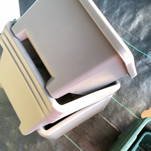 红陶3个方形咖色球根无托