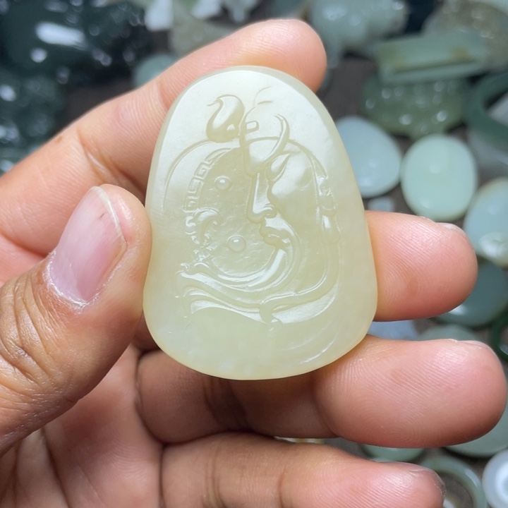 和田玉颈饰未镶嵌