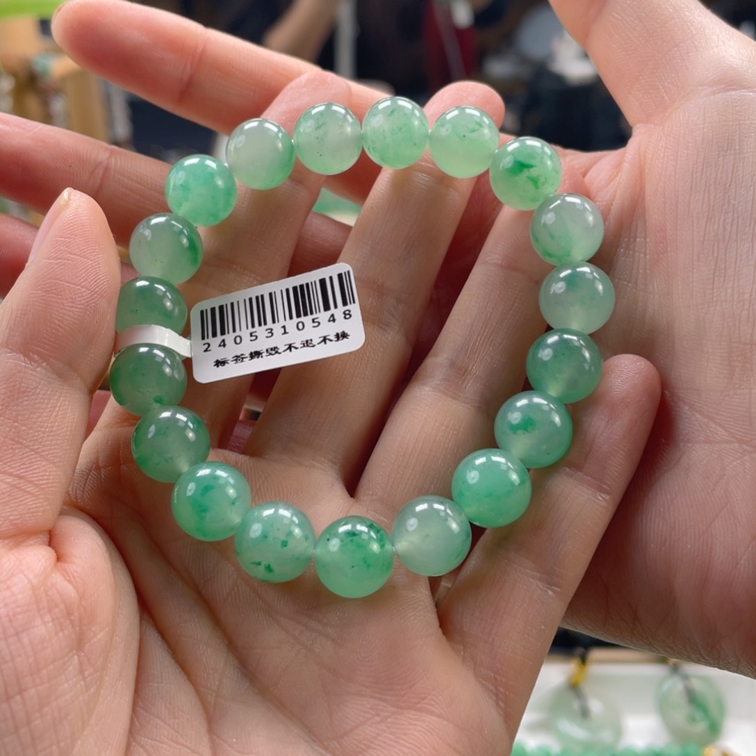 石英质玉手链未镶嵌闹****?