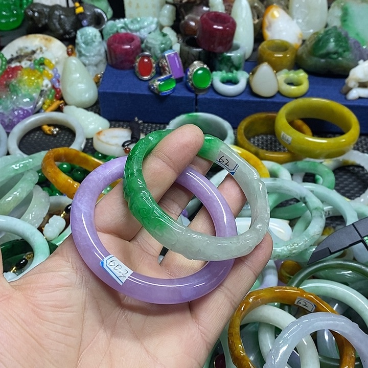 颈饰未镶嵌翡翠灯****?缅甸翡翠首饰配饰