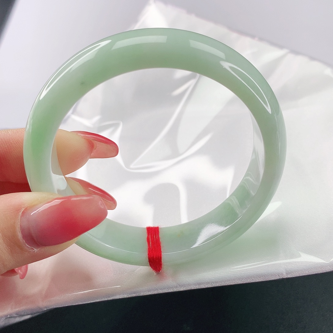 翡翠手镯未镶嵌翡翠052