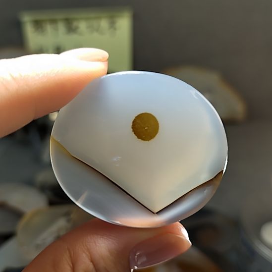 玛瑙/玉髓未镶嵌颈饰山谷