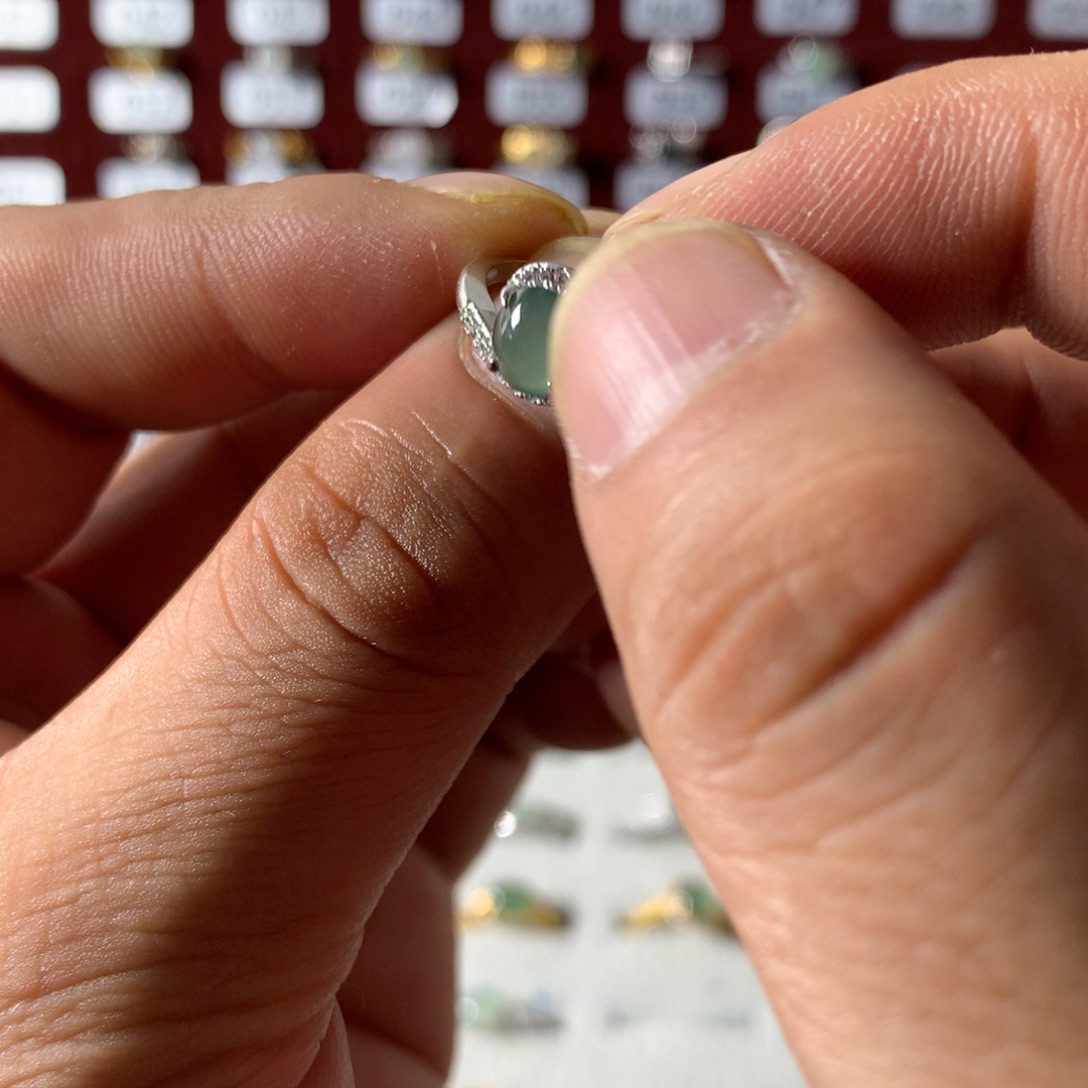 哇***️翡翠银S925镶嵌戒指260