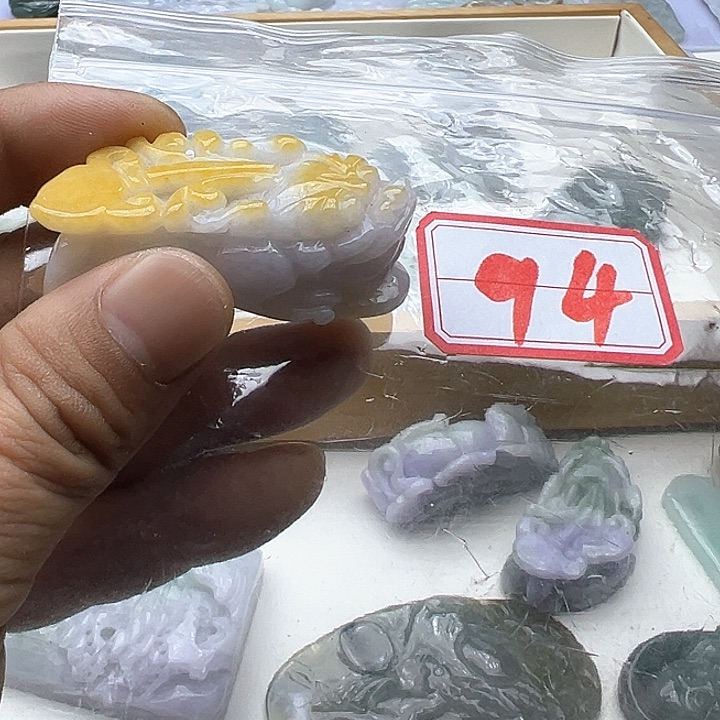 翡翠颈饰未镶嵌S****马