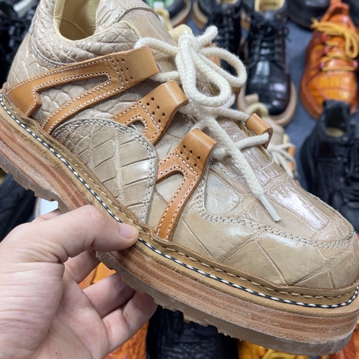 J***I牛皮（革）沙色鳄鱼沙色鳄鱼43