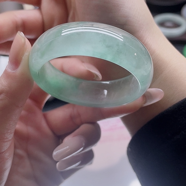 石英岩玉未镶嵌手镯63