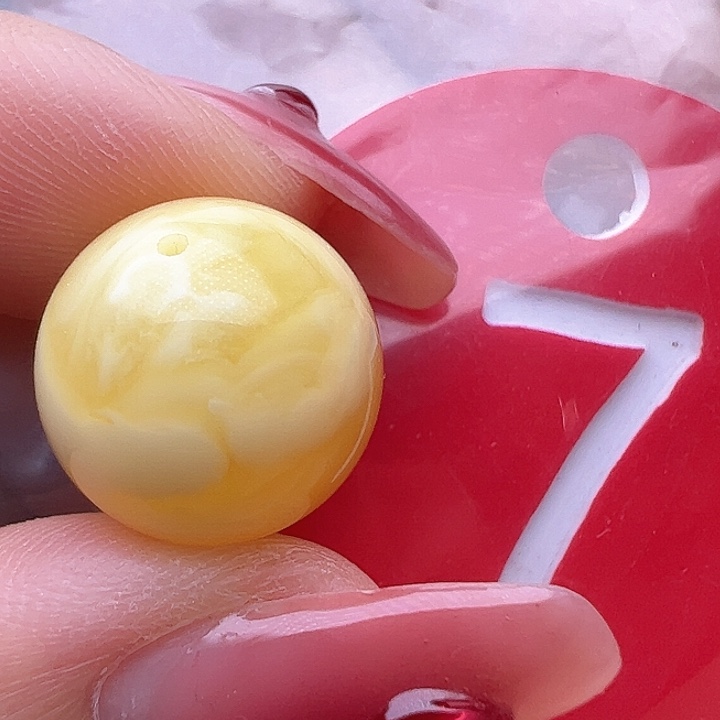 蜜蜡裸石未镶嵌微瑕 13mm 圆珠