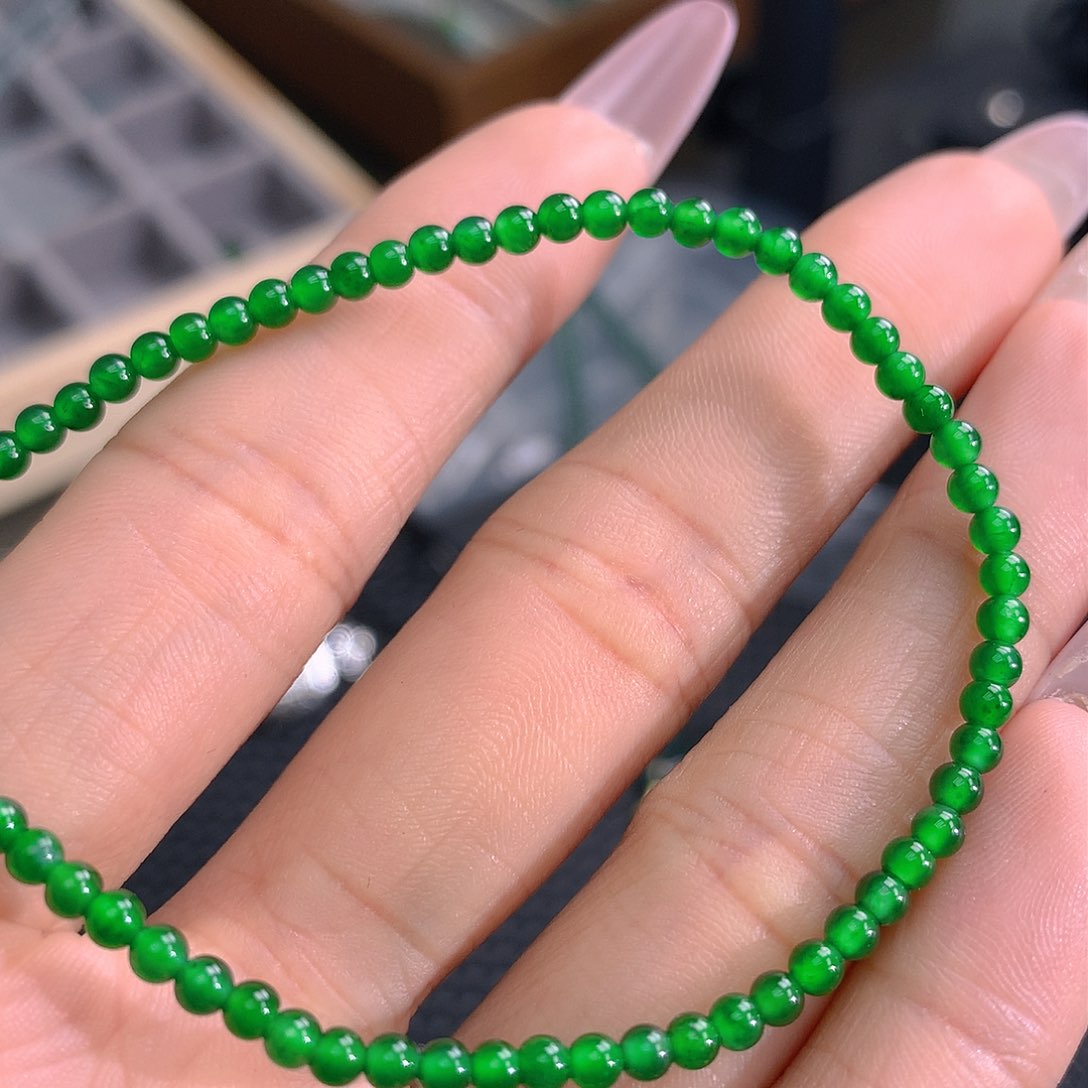 翡翠手链未镶嵌翡翠