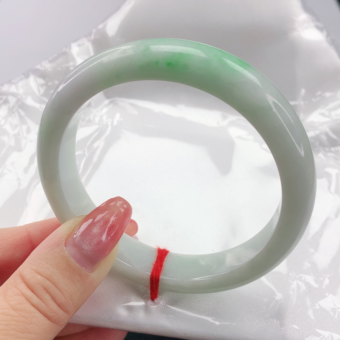 翡翠手镯未镶嵌翡翠038