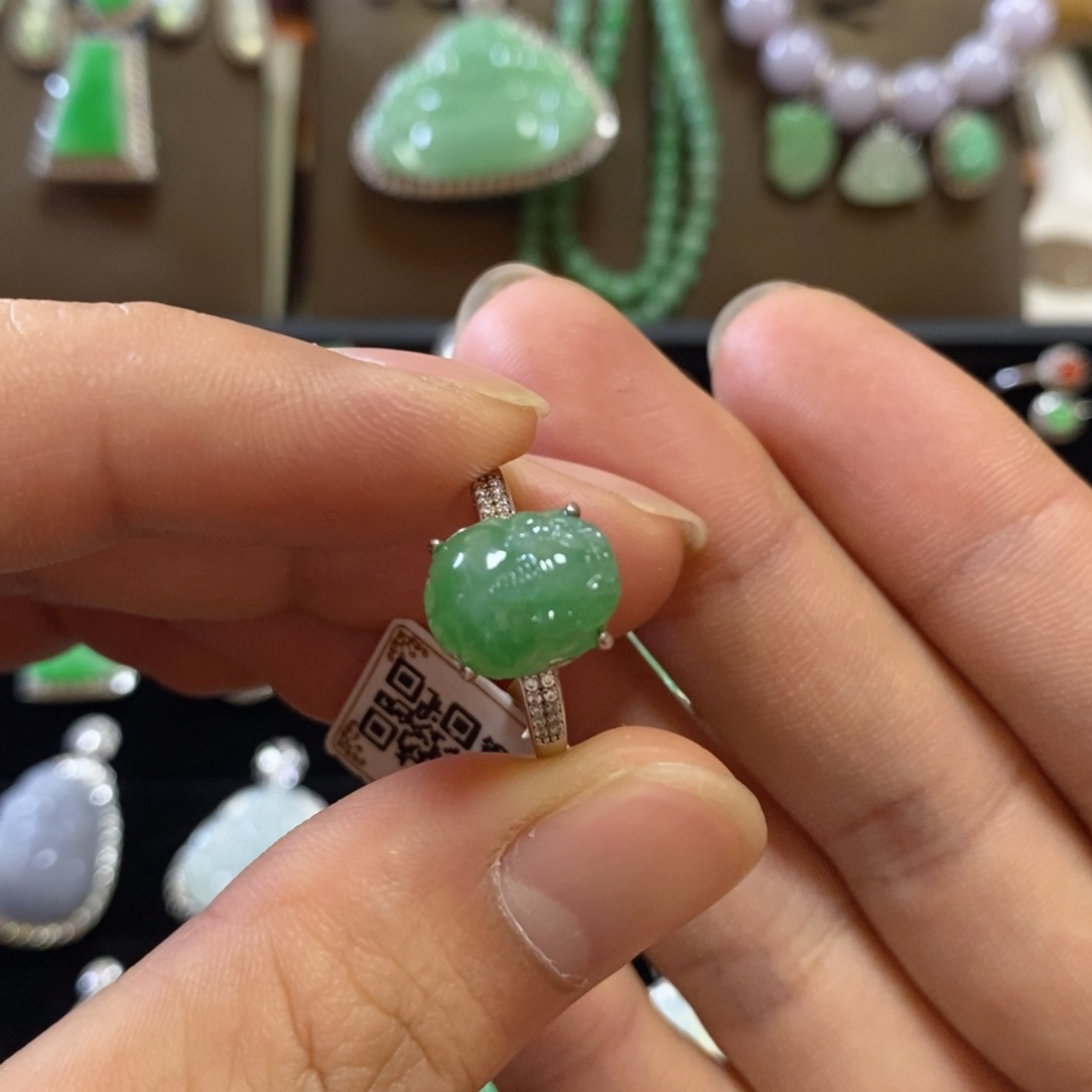 翡翠戒指银S925镶嵌天然翡翠