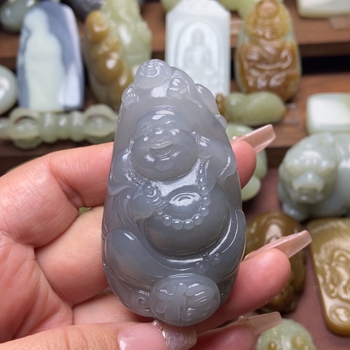 和田玉未镶嵌把件