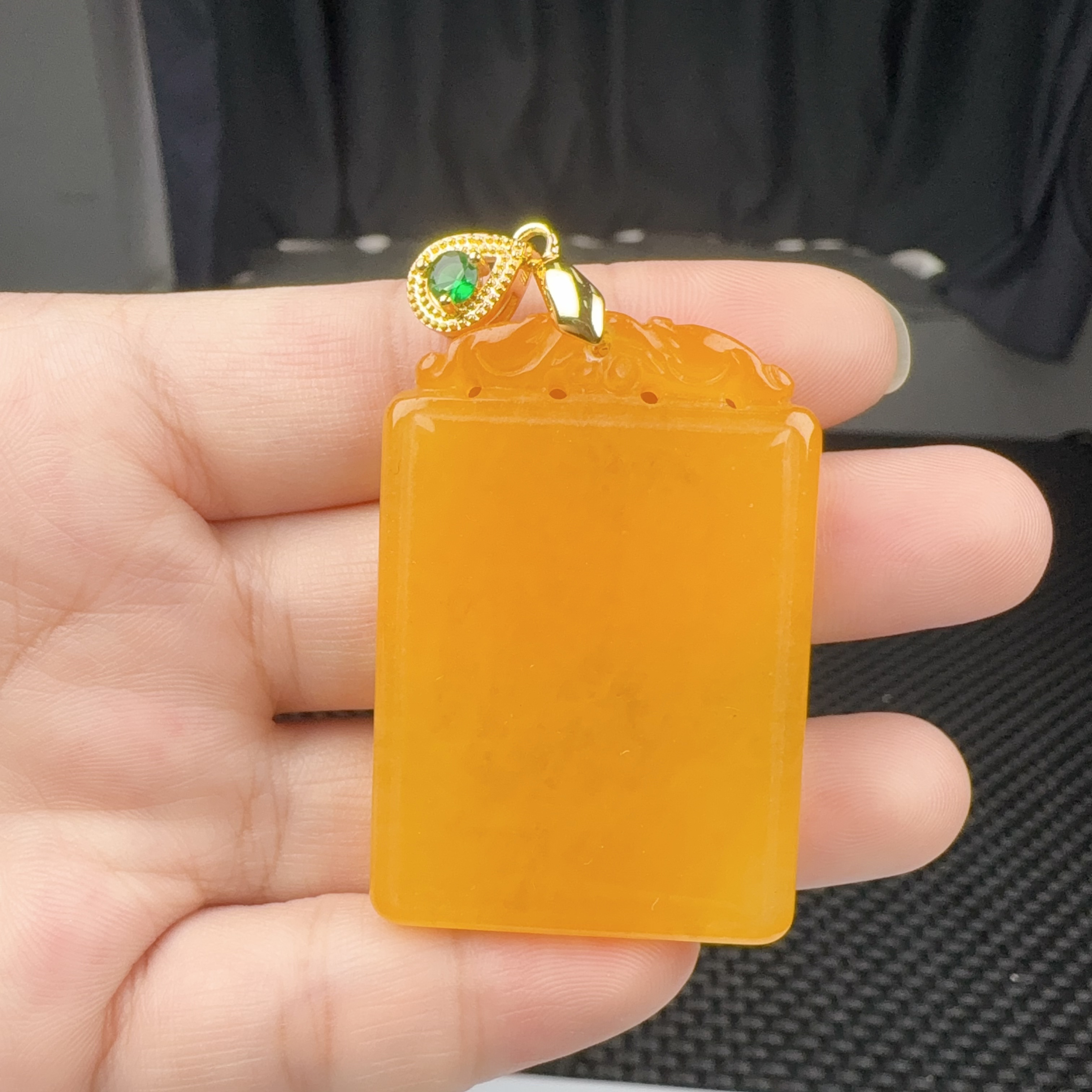 z77黄无事牌吊坠精致