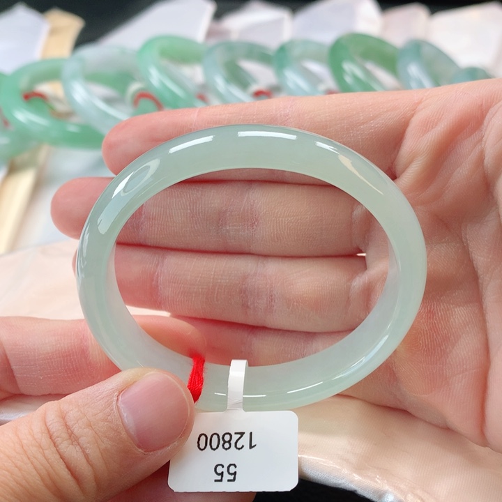 翡翠手镯未镶嵌缅甸A货翡翠手镯