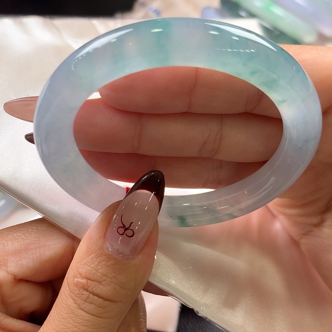 翡翠未镶嵌手镯（圆镯）44号 