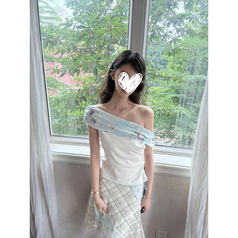 白色一字肩短袖女夏季设计感露肩t恤修身辣妹上衣碎花格纹半身裙