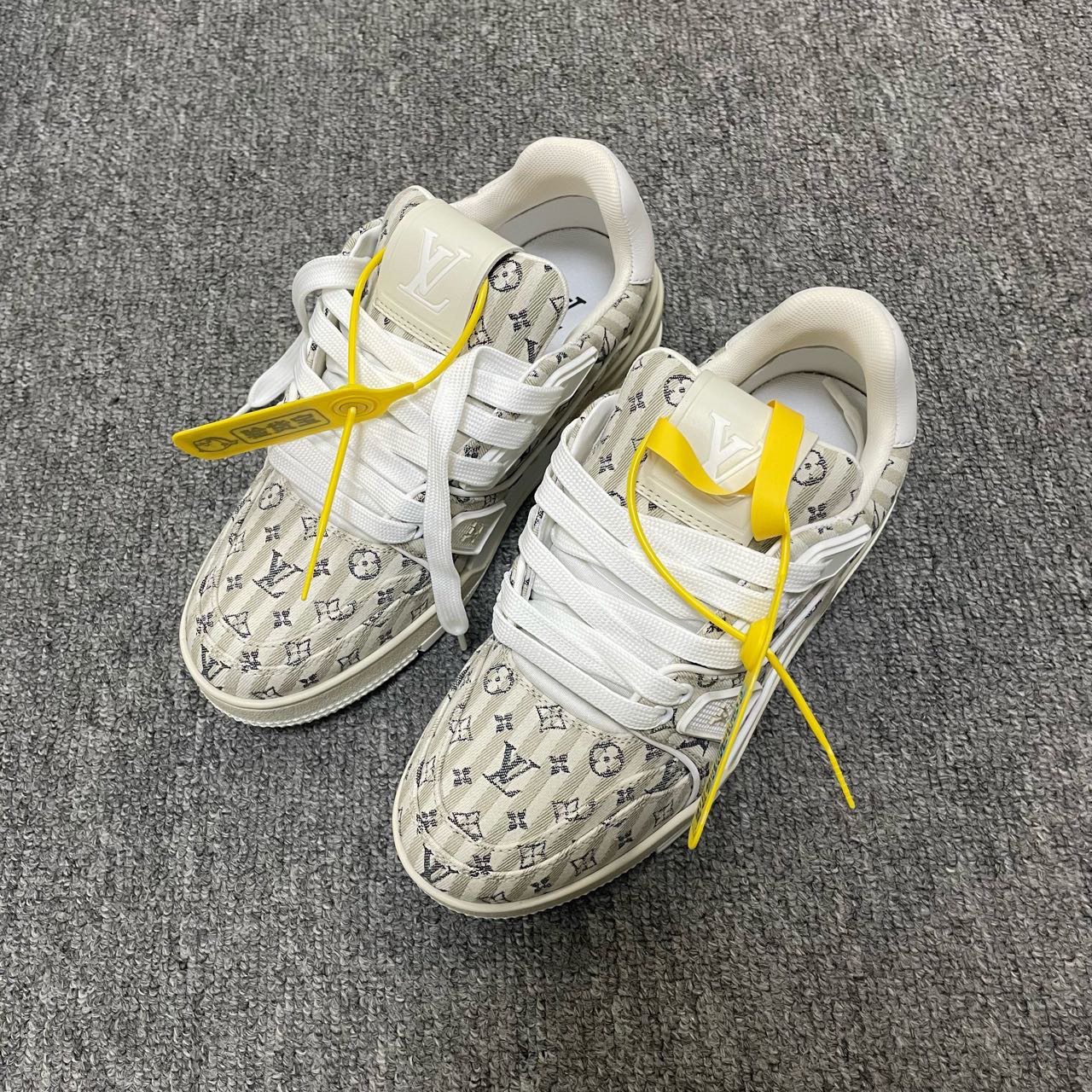 99新 LouisVuitton/路易威登 Trainer 低帮系带时尚板鞋36码/7726