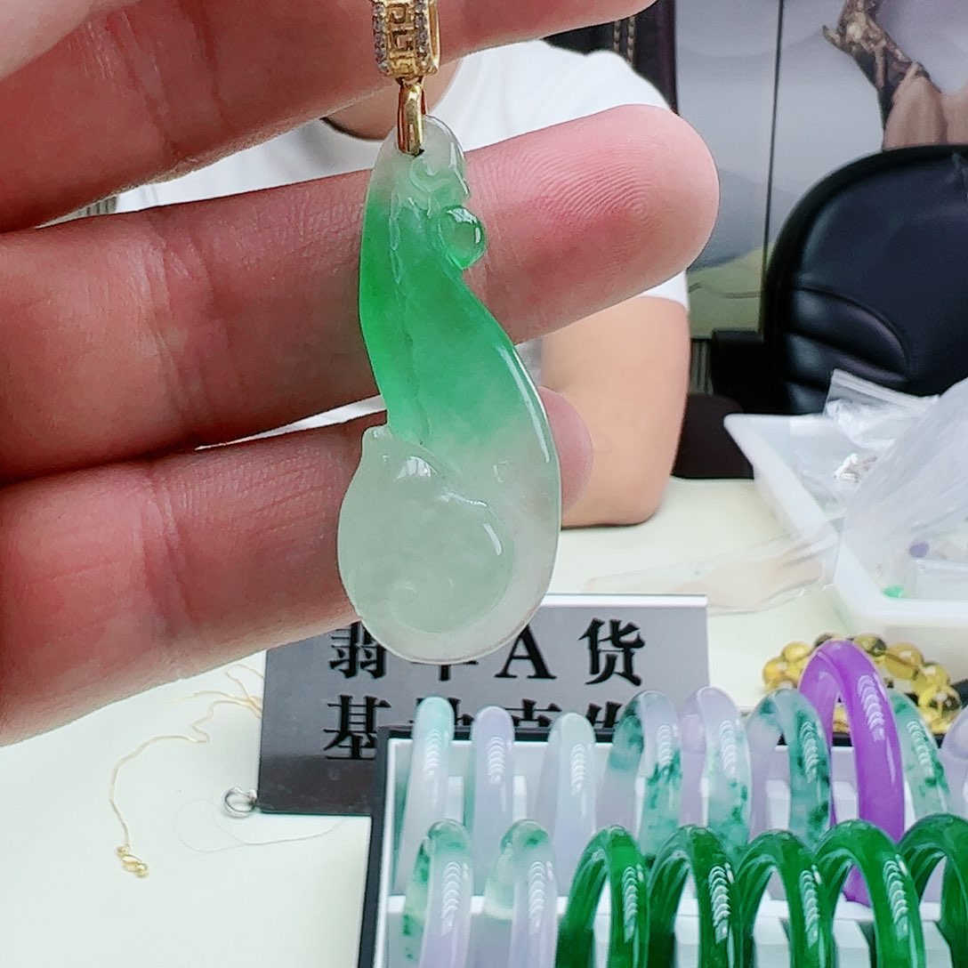 翡翠吊坠(赠链)银S925镶嵌
